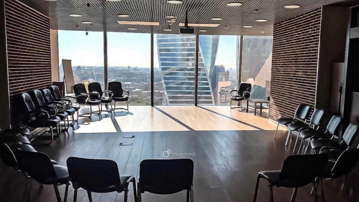 Видовая переговорная для закрытых встреч в Москва-Сити - Фото №10