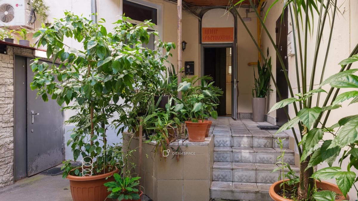 Вип-зал "Апартаменты" для тренигов, деловых и дружеских встреч, курсов, семинаров, телесных практик м. Новослободская - Фото №12