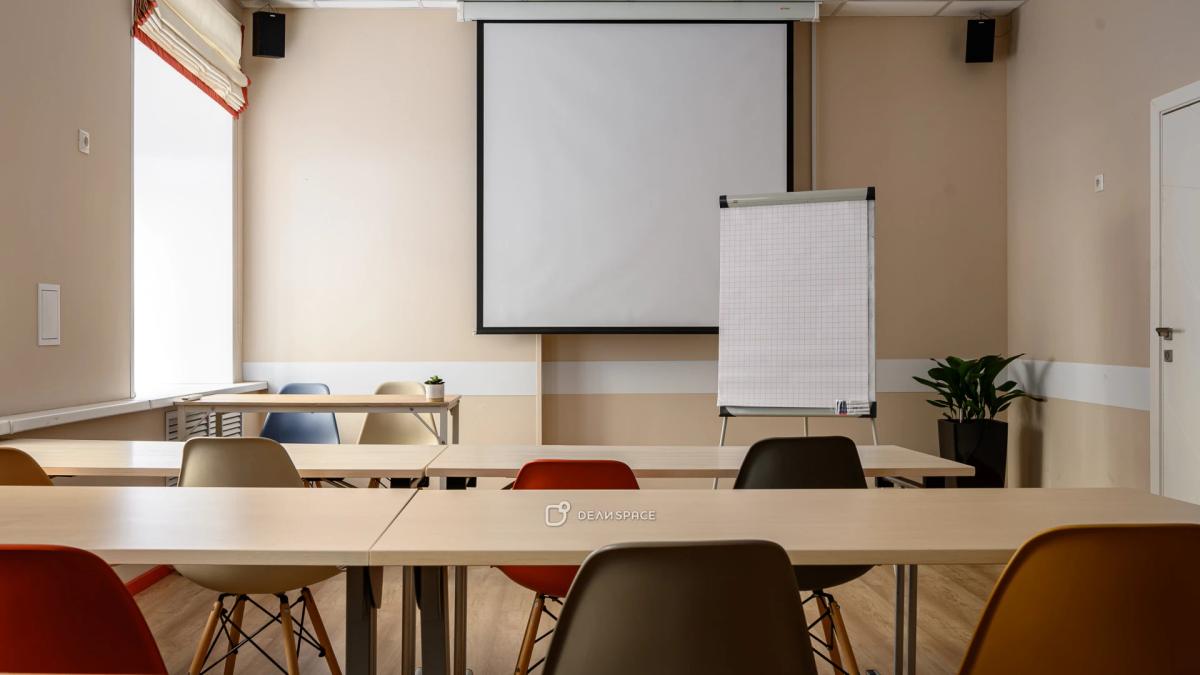 Солнечный зал для мастер-классов, тренингов, лекций на Маяковской - Фото №2