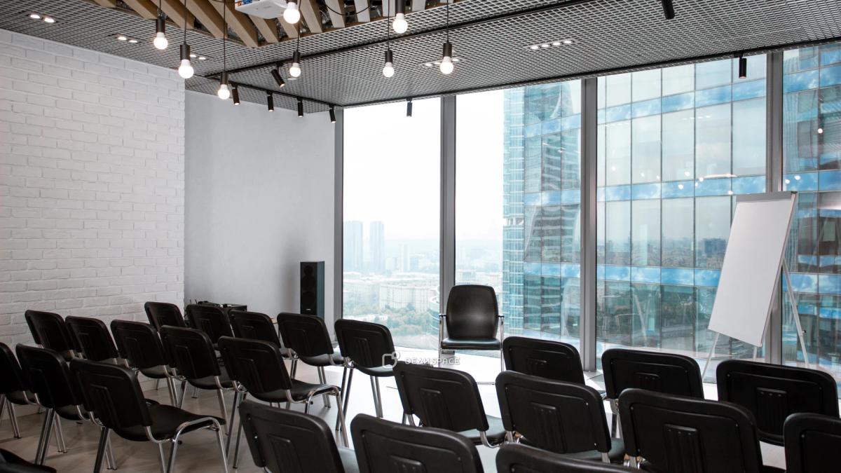 Переговорная Восток в Москва-Сити - Фото №9