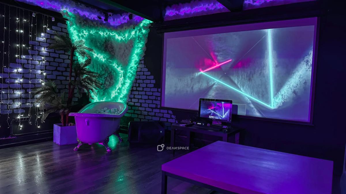 Лофт Good girl с барной стойкой из розового меха на Бауманской с караоке и PS 4 ! - Фото №8