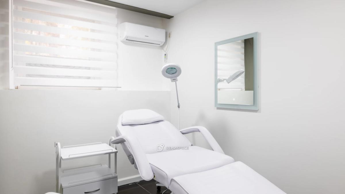 Стильный кабинет с кушеткой и мокрой точкой на Добрынинской - Фото №4