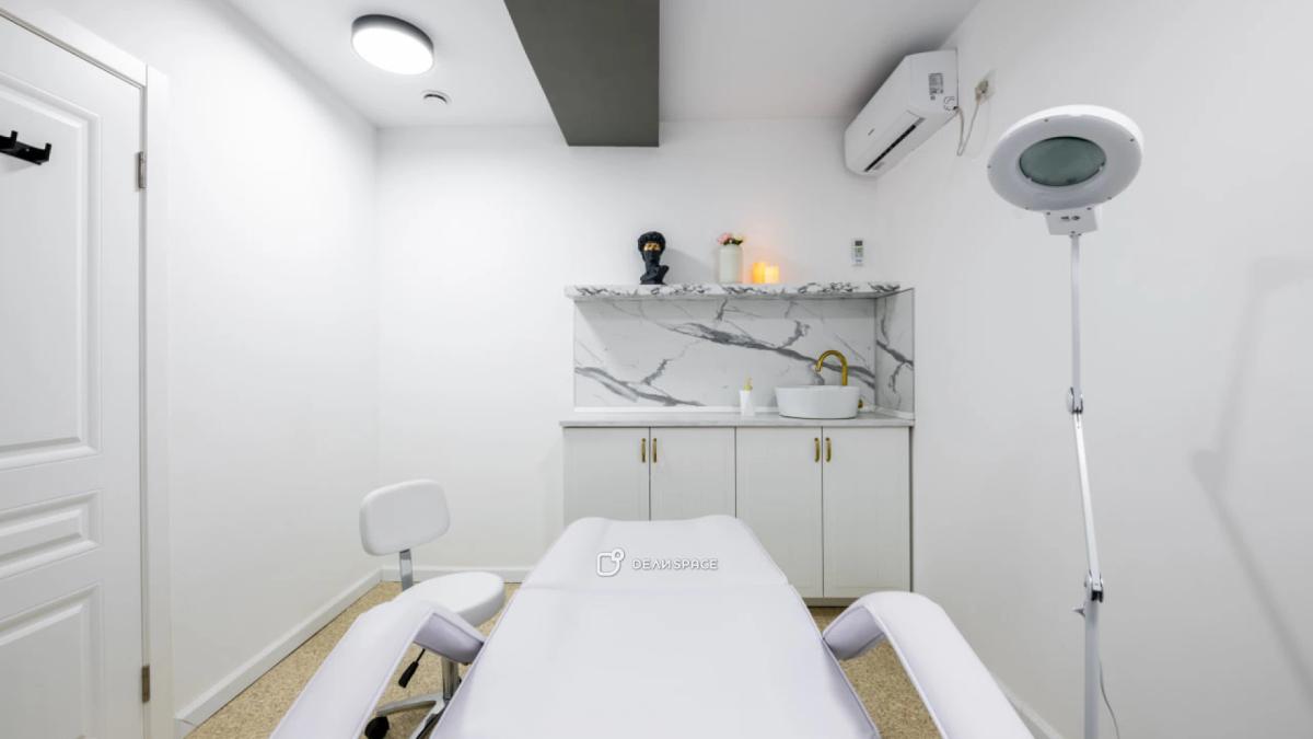 Стильный кабинет с кушеткой и мокрой точкой на Добрынинской - Фото №6