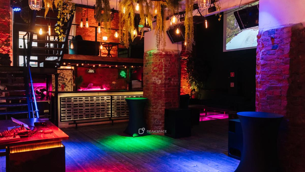 Трехуровневый лофт Plant House с кухней и верандой на Бауманской - Фото №4