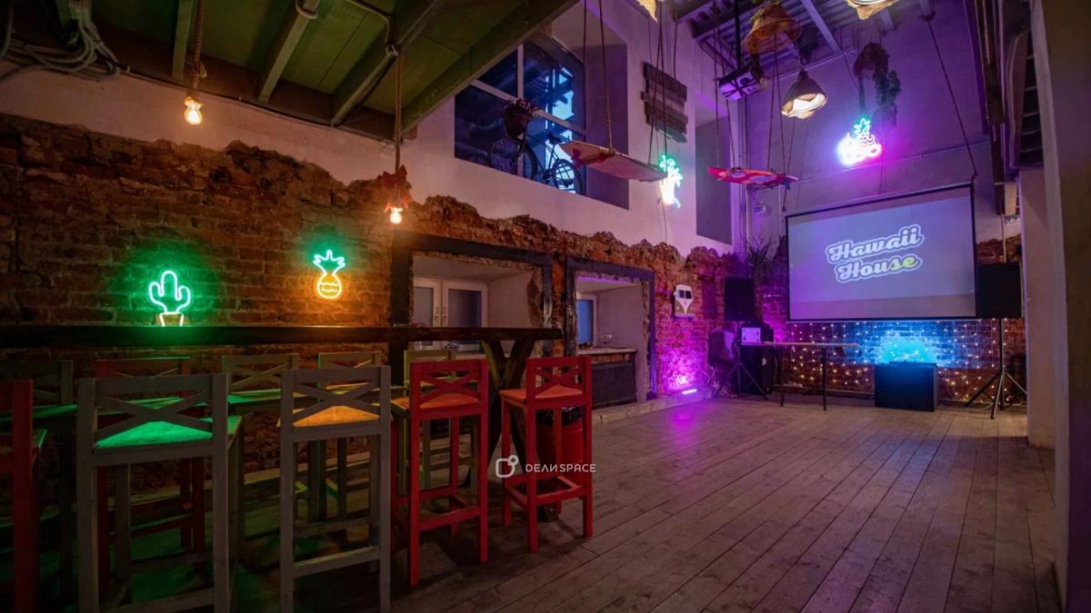 Большой лофт Hawaii House с верандой грилем и кухней на Бауманской - Фото №8