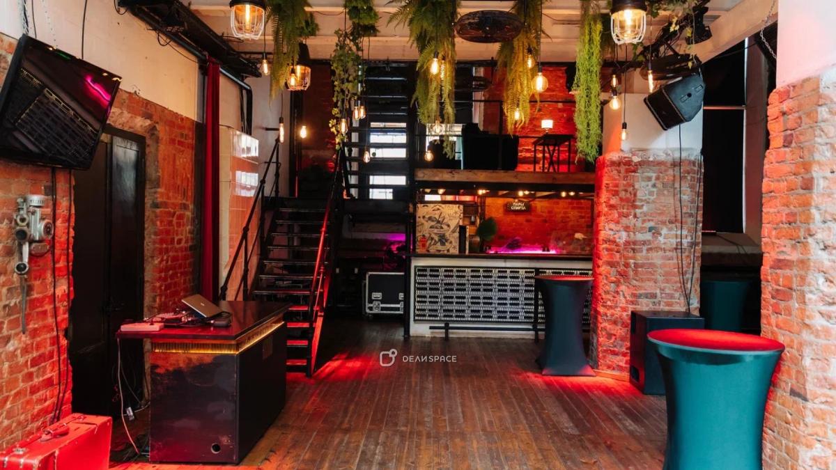 Трехуровневый лофт Plant House с кухней и верандой на Бауманской - Фото №7