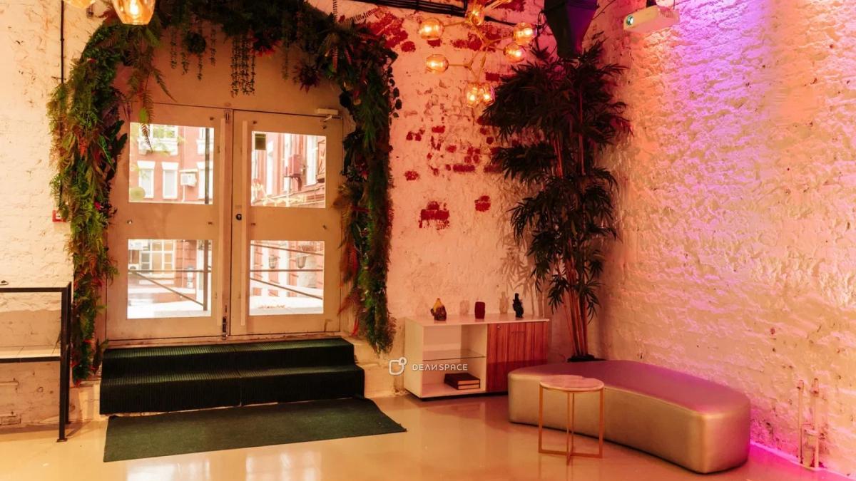 Трехуровневый лофт Plant House с кухней и верандой на Бауманской - Фото №13