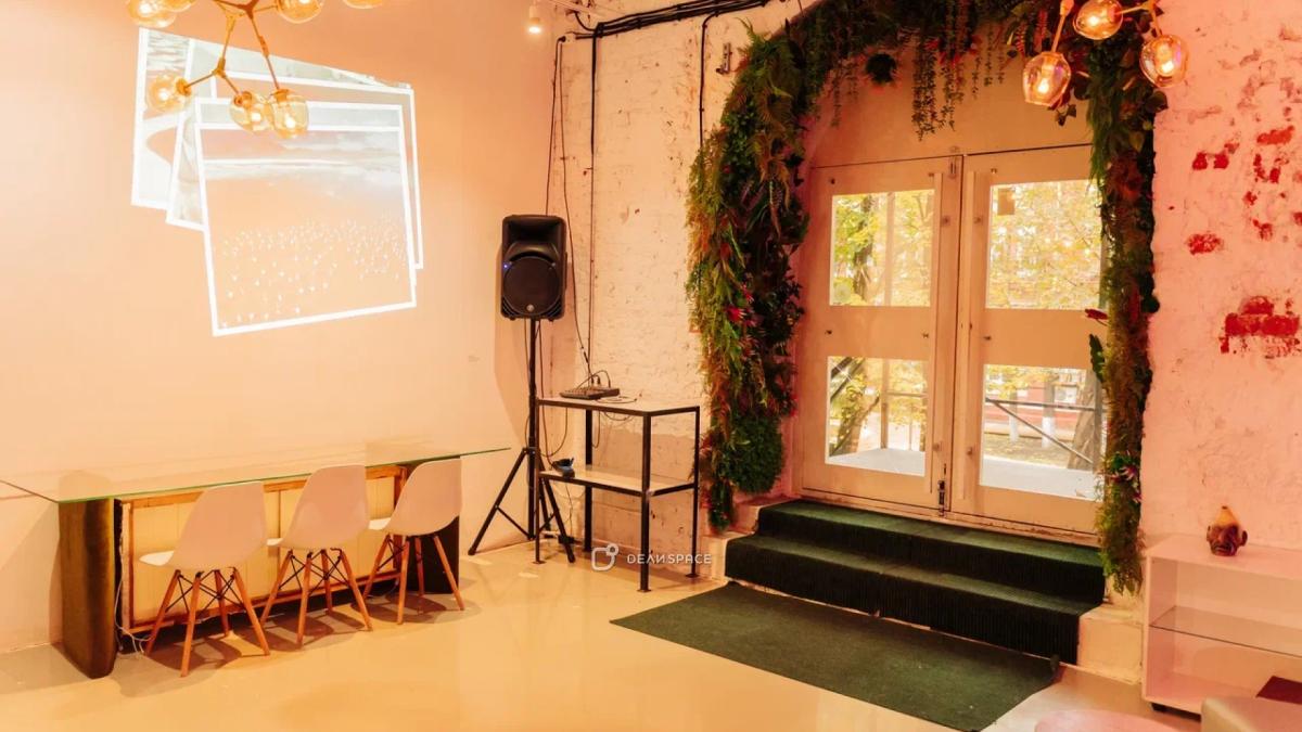 Трехуровневый лофт Plant House с кухней и верандой на Бауманской - Фото №14