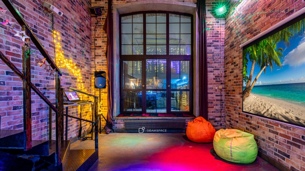 Приватный лофт Gallery Loft на Комсомольской с караоке и PS 4 - Фото №2