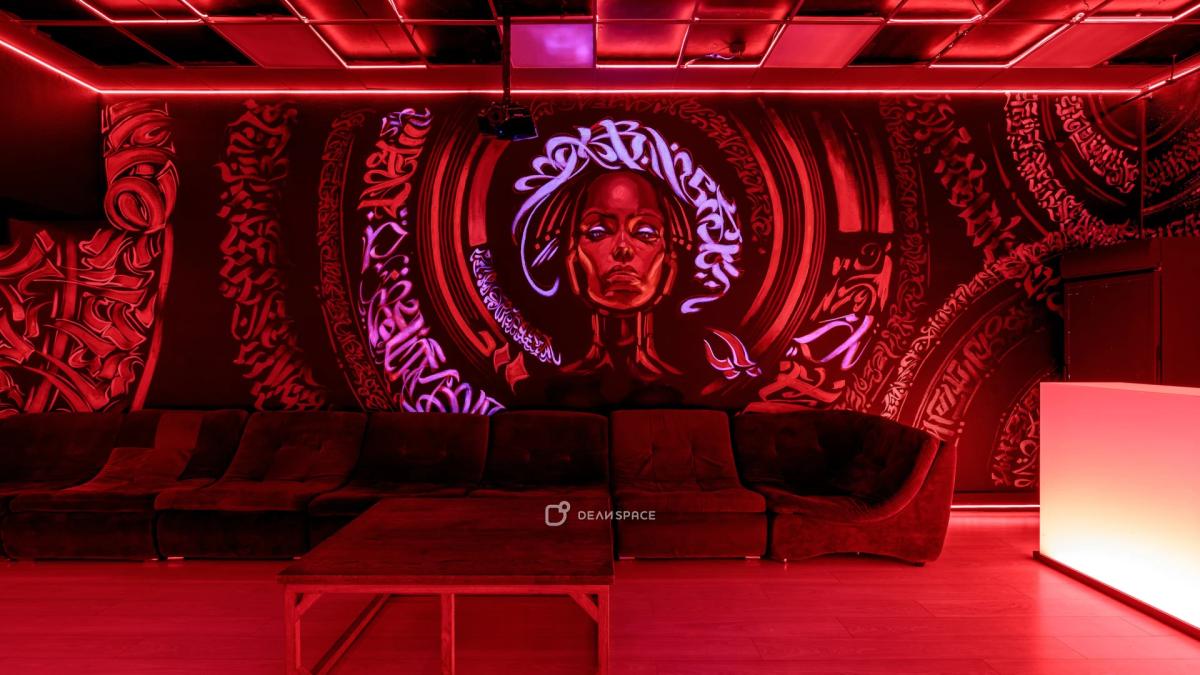 Лофт Cyberpunk с пилоном, караоке и PS 5 на Бауманской - Фото №11