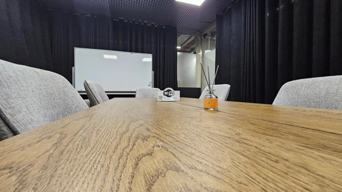 Стильная переговорная комната в коворкинге Bloks на Павелецкой - Фото №4