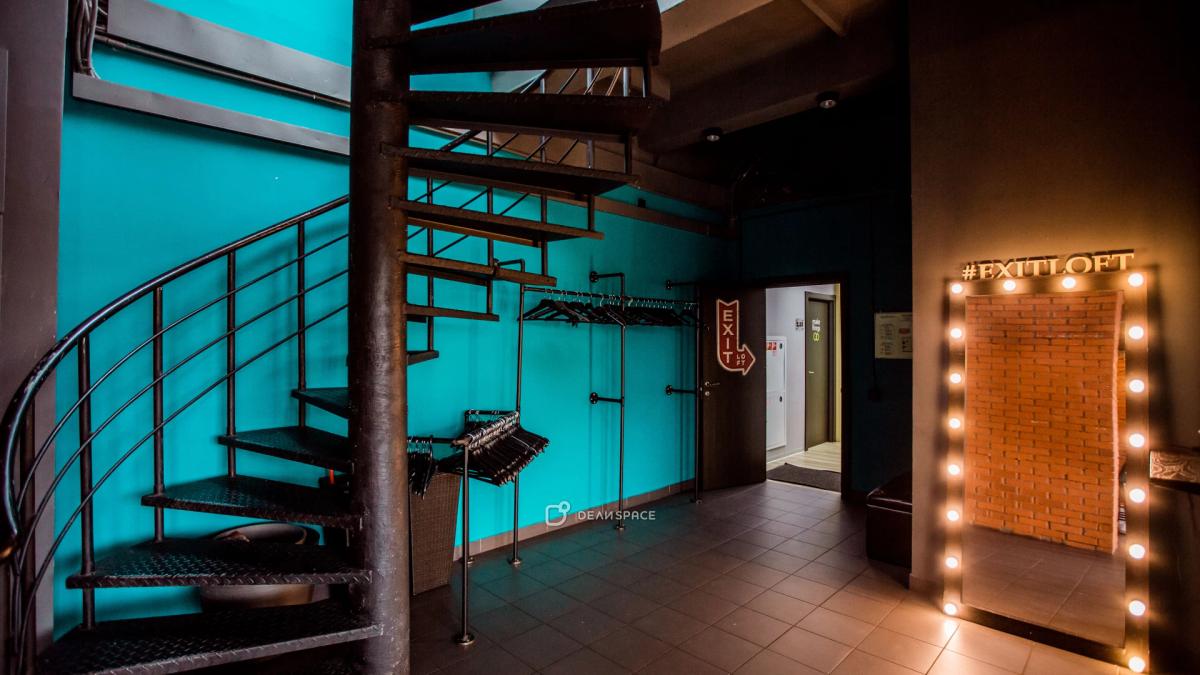 Лофт EXIT LOFT с выходом на крышу на Дубровке - Фото №6