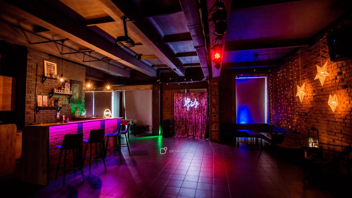 Лофт EXIT LOFT с выходом на крышу на Дубровке - Фото №1