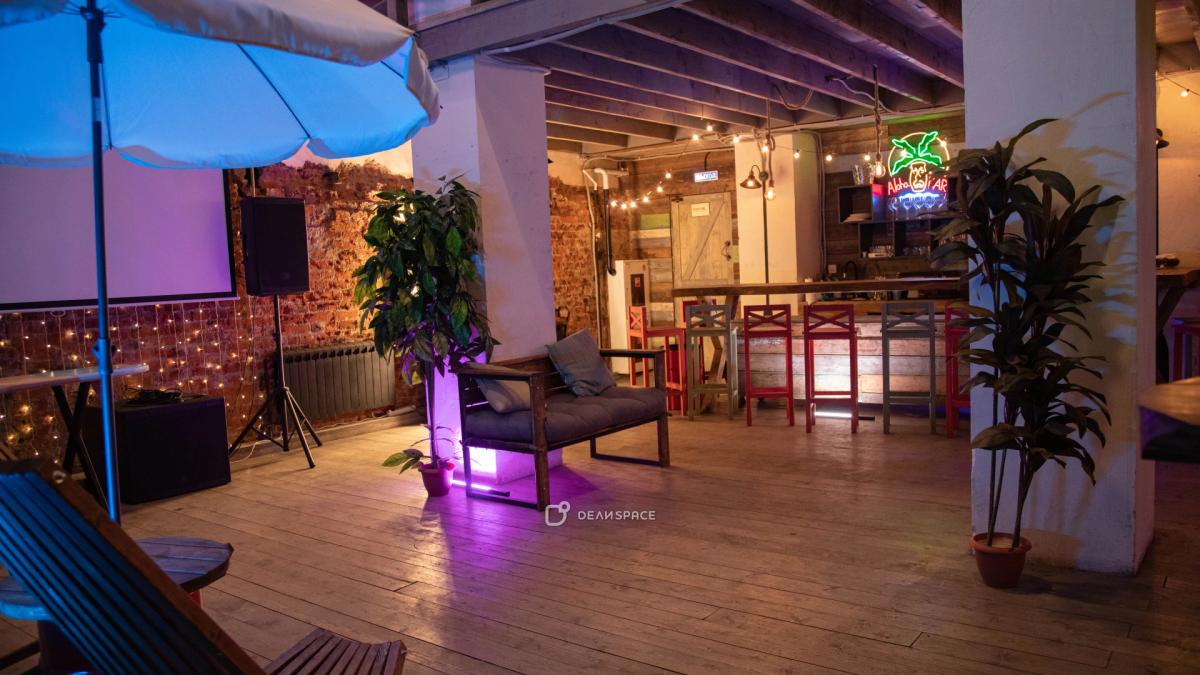 Большой лофт Hawaii House с верандой грилем и кухней на Бауманской - Фото №15