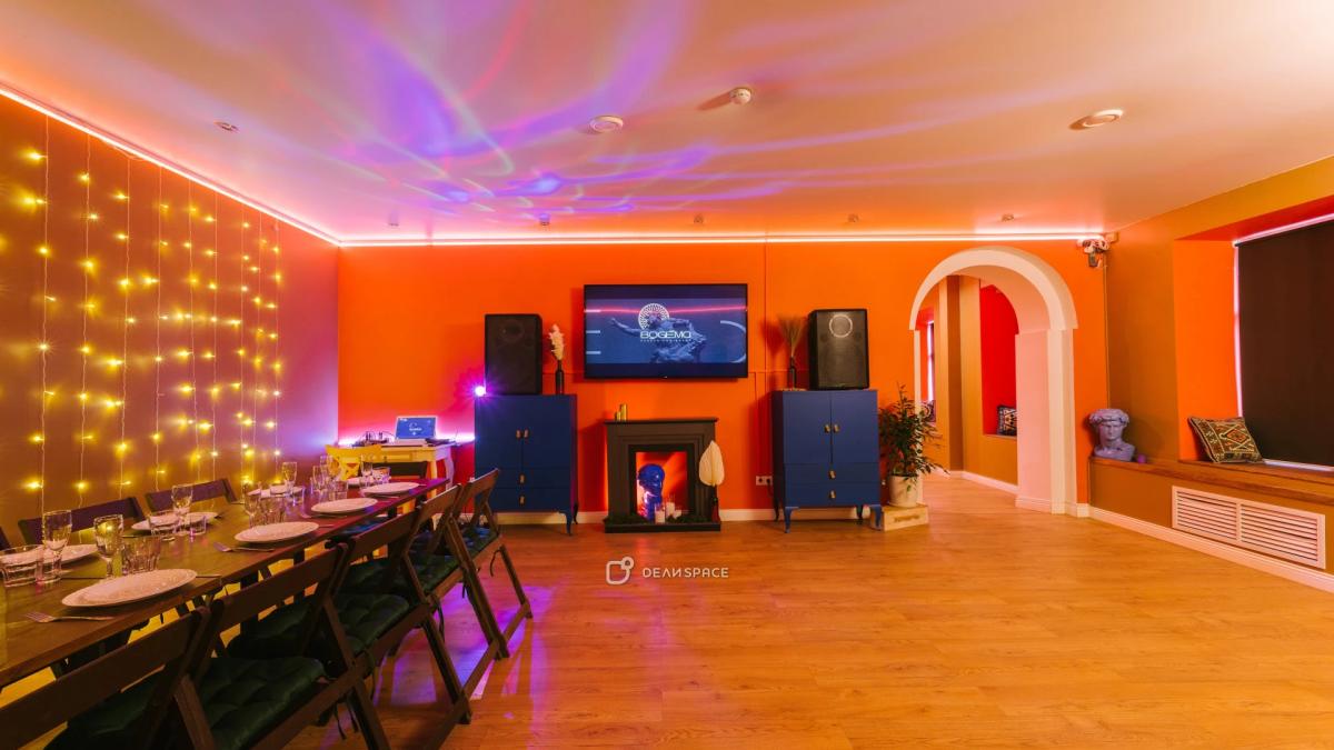 Красочный лофт ESTETIKA с караоке и неоновым освещением у метро Бауманская - Фото №9