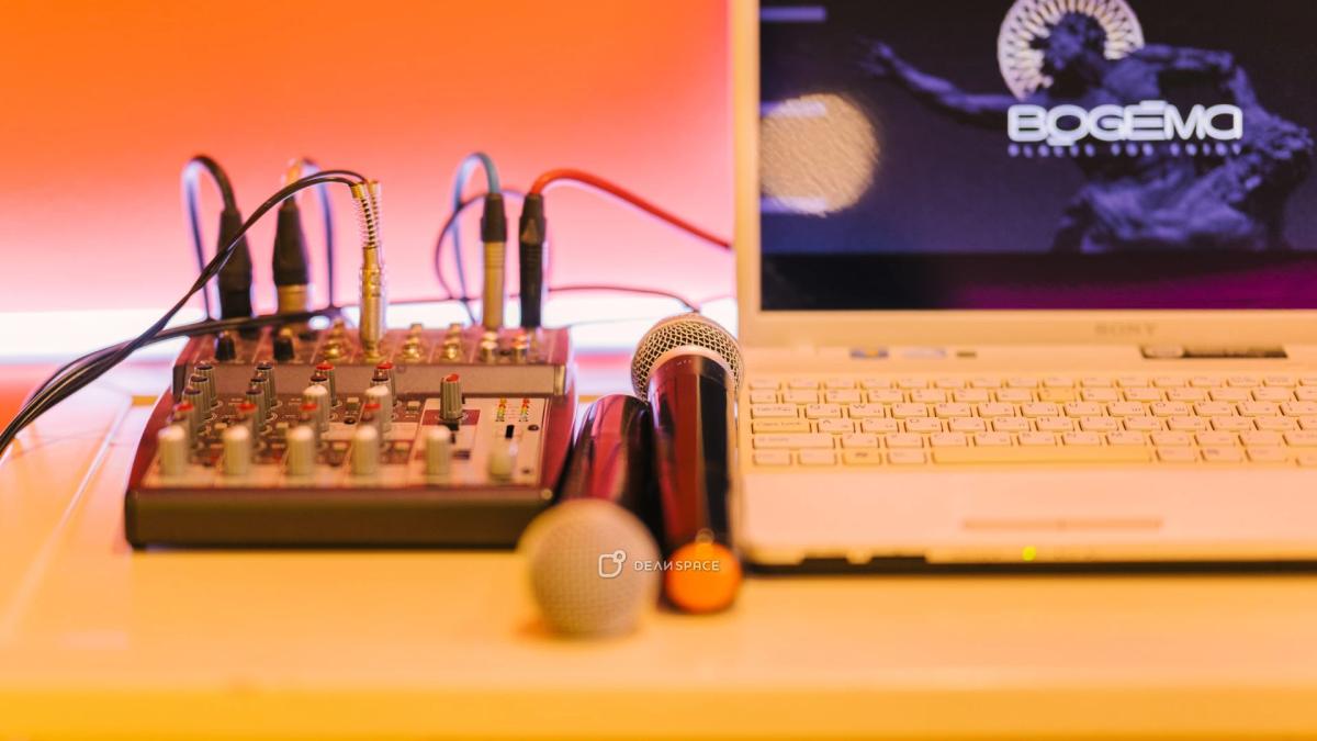 Красочный лофт ESTETIKA с караоке и неоновым освещением у метро Бауманская - Фото №10