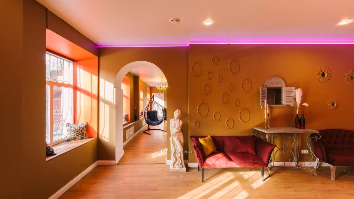 Красочный лофт ESTETIKA с караоке и неоновым освещением у метро Бауманская - Фото №11