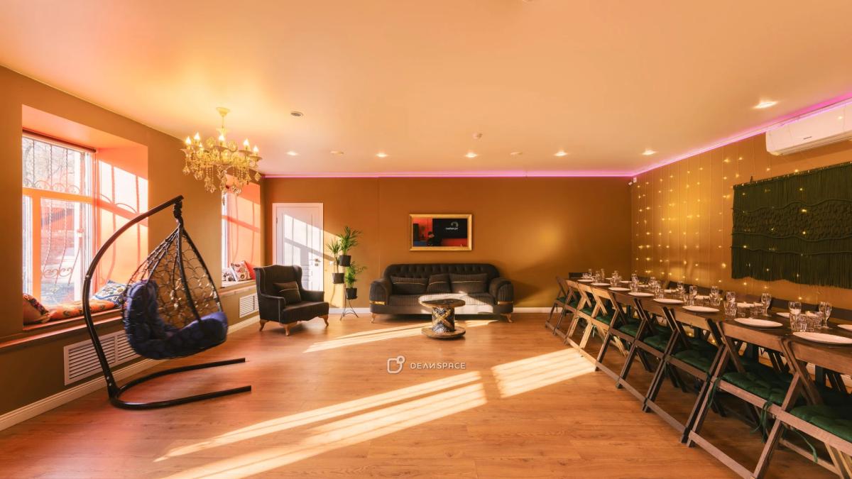 Красочный лофт ESTETIKA с караоке и неоновым освещением у метро Бауманская - Фото №12