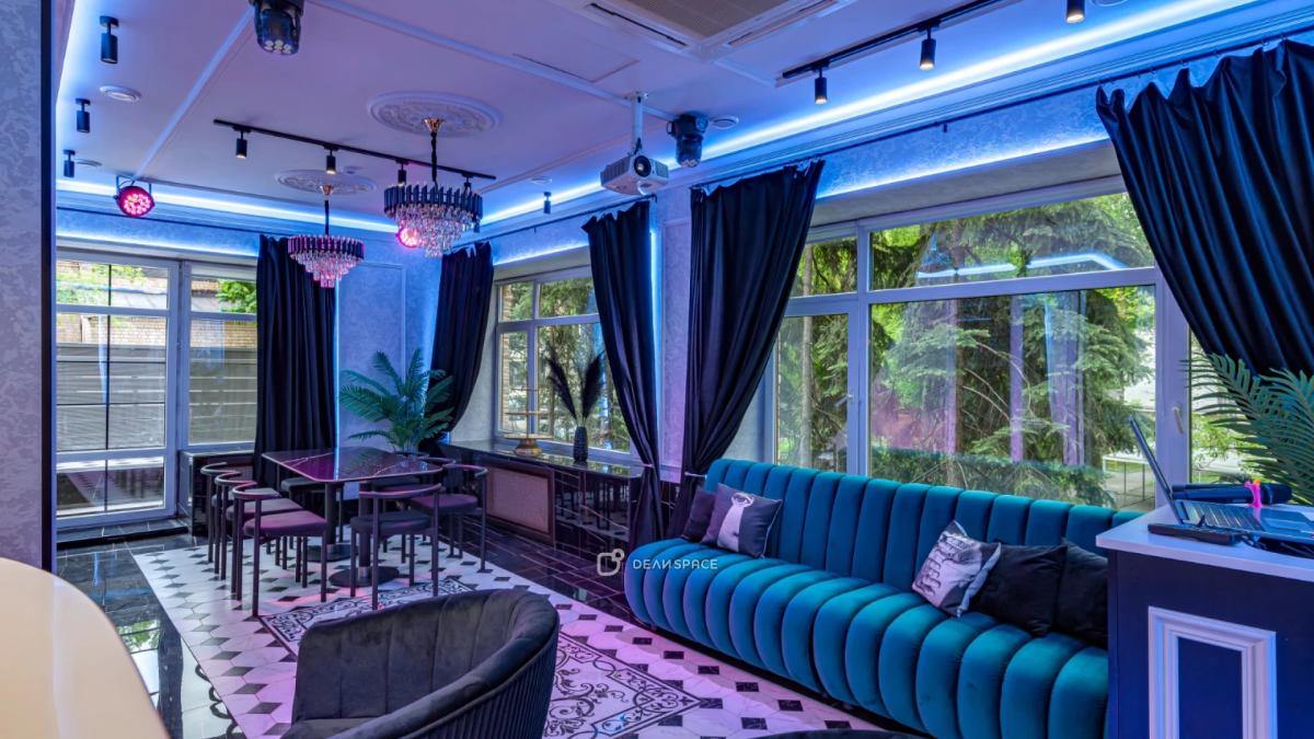 Уютный лофт МЕСТО с выходом на веранду в стиле НЕО КЛАССИКА на Бауманской - Фото №1