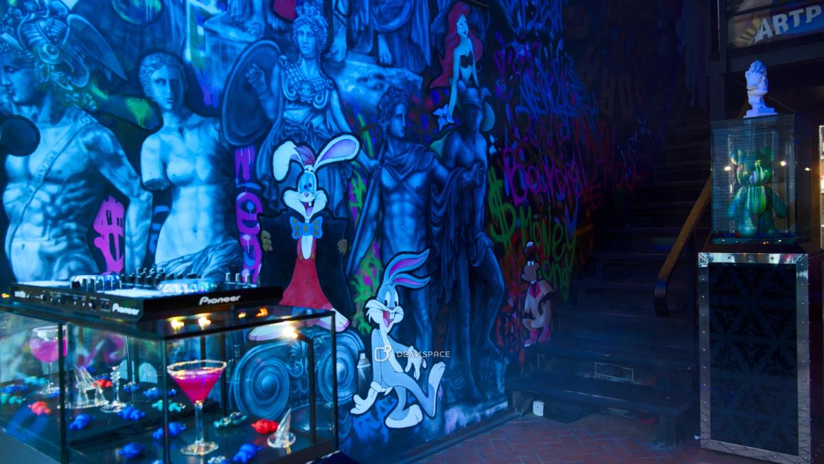 Двухэтажный лофт с баром и караоке - Фото №3