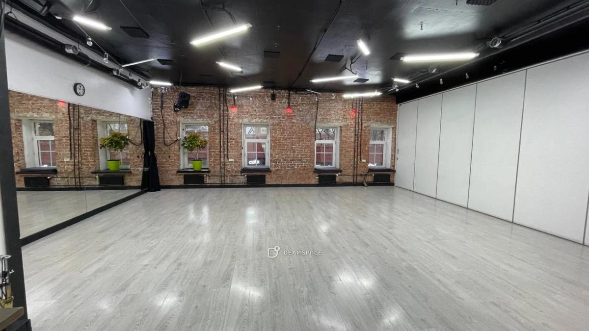 Белый зал для танцев и йоги 70 кв.м. на Бауманской - Фото №2