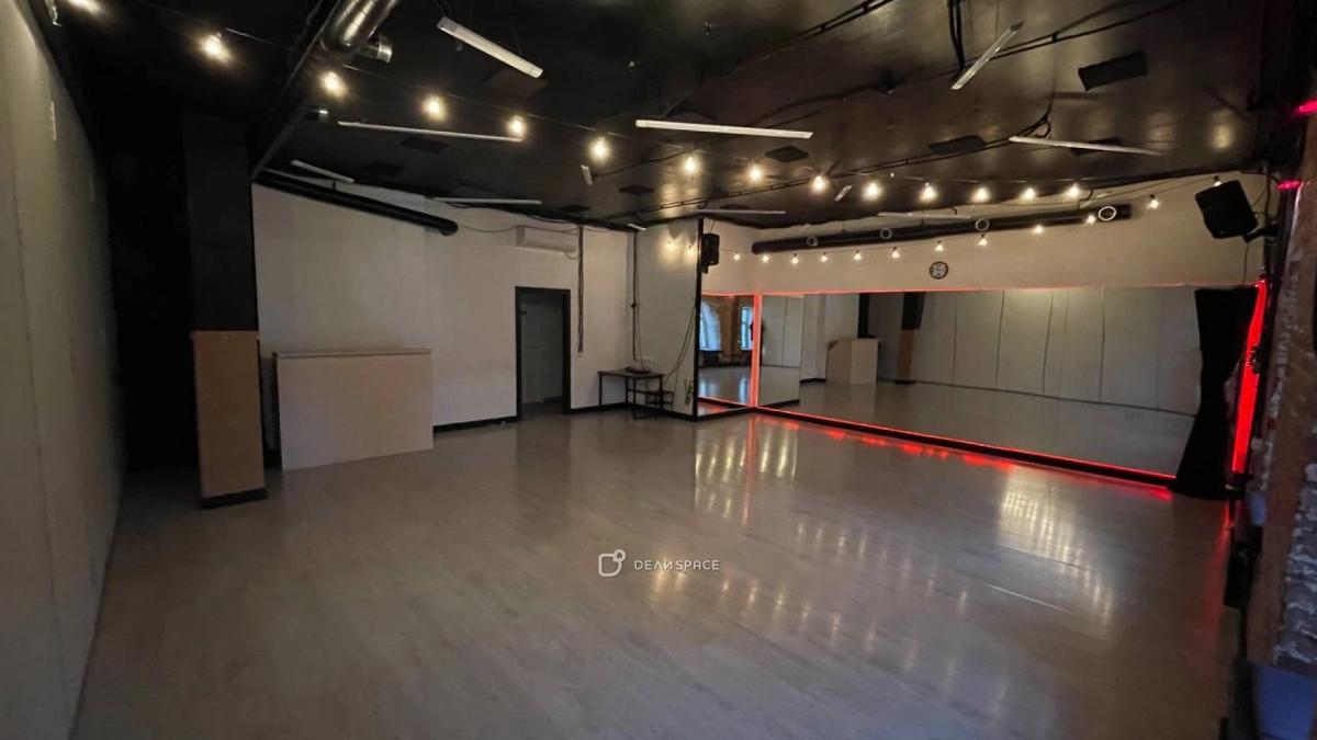 Белый зал для танцев и йоги 70 кв.м. на Бауманской - Фото №3