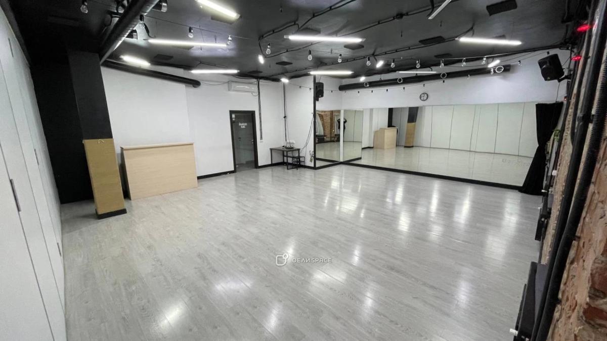 Белый зал для танцев и йоги 70 кв.м. на Бауманской - Фото №4