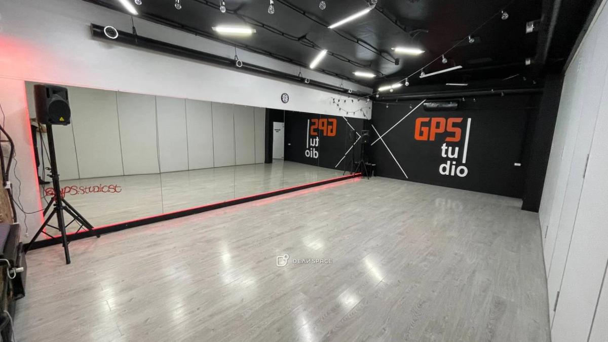 Чёрный зал для танцев 45 м. на Бауманской - Фото №4