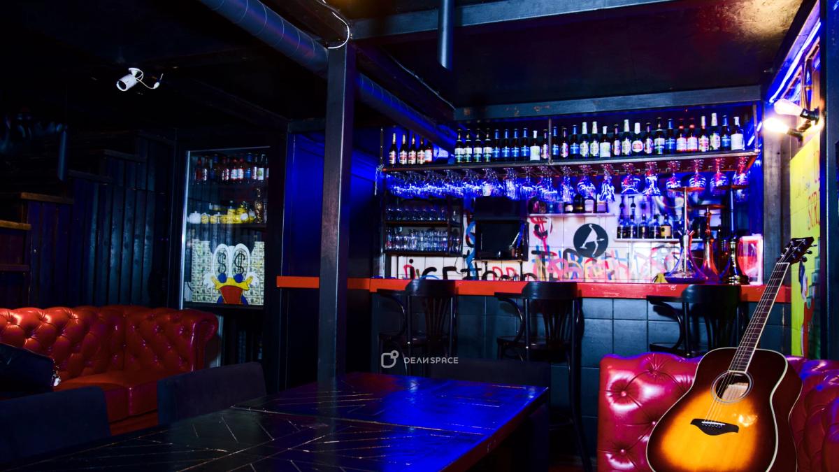 Двухэтажный лофт с баром и караоке - Фото №1