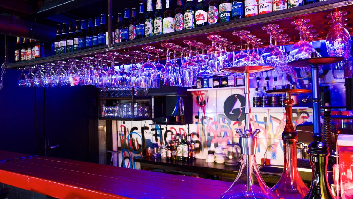 Двухэтажный лофт с баром и караоке - Фото №9