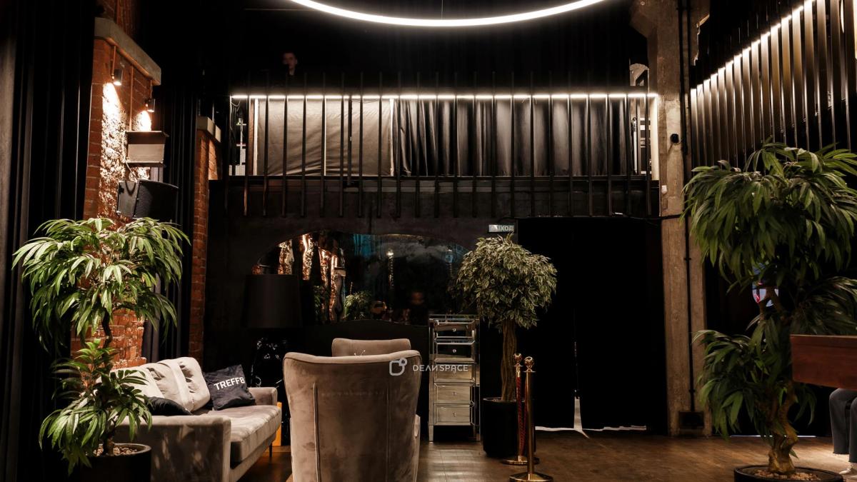 Стильный лофт TREFF8 с парковкой на Курской - Фото №1