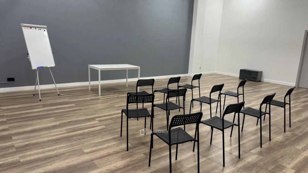 Зал для семинаров, тренингов 90 кв.м на Пражской - Фото №1