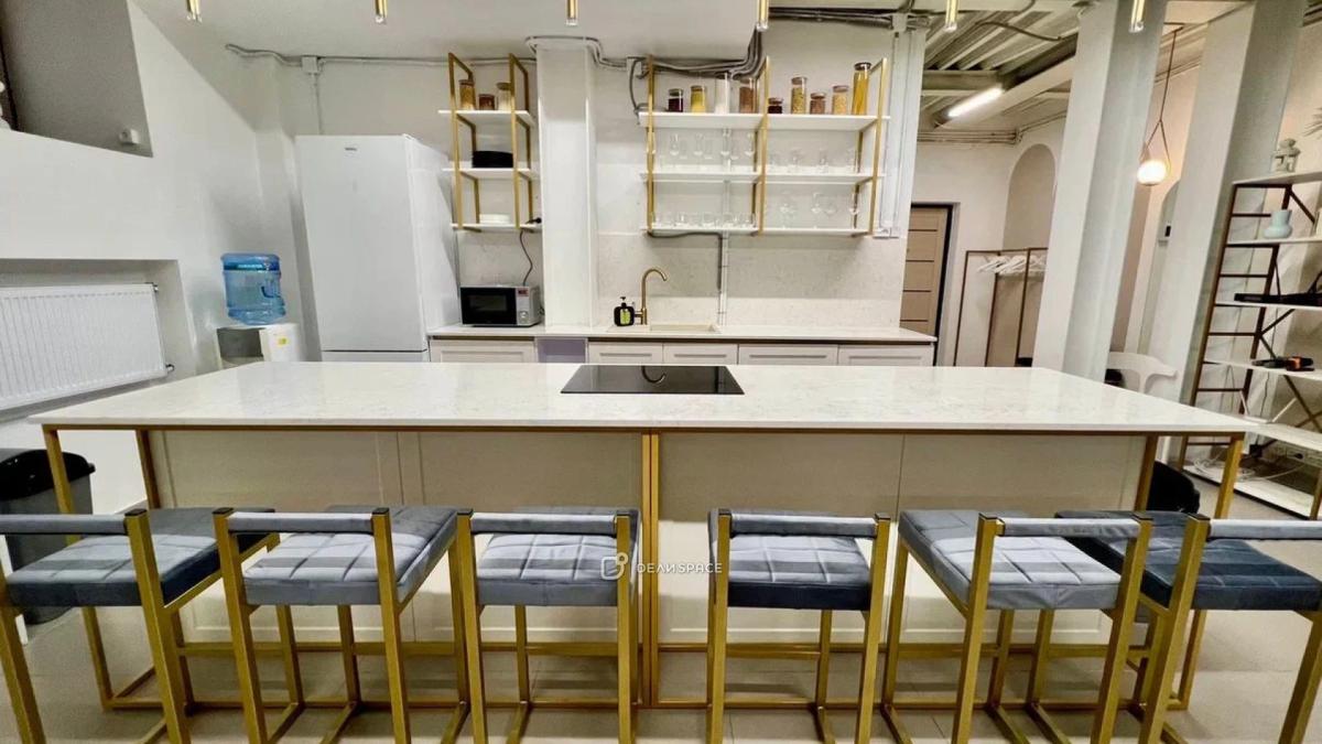 Дизайнерский лофт "Золотой зал" на Бауманской - Фото №1