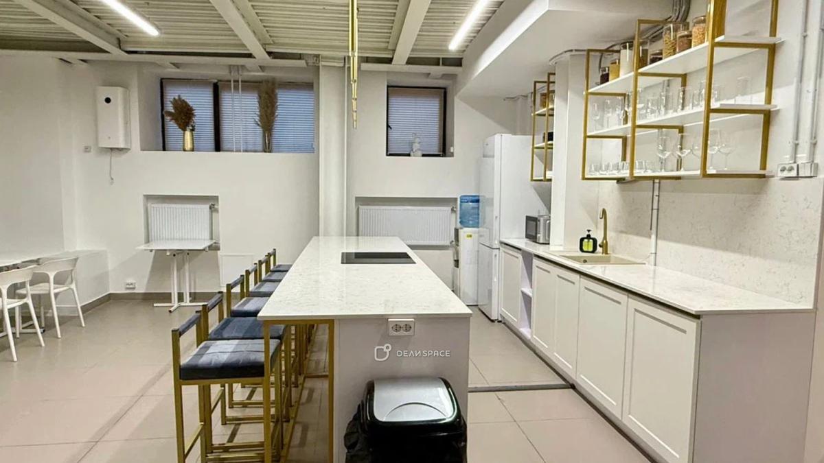 Дизайнерский лофт "Золотой зал" на Бауманской - Фото №2