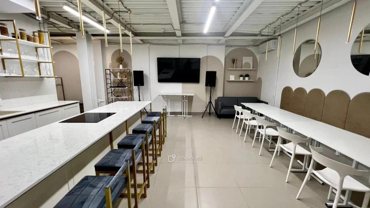 Дизайнерский лофт "Золотой зал" на Бауманской - Фото №4