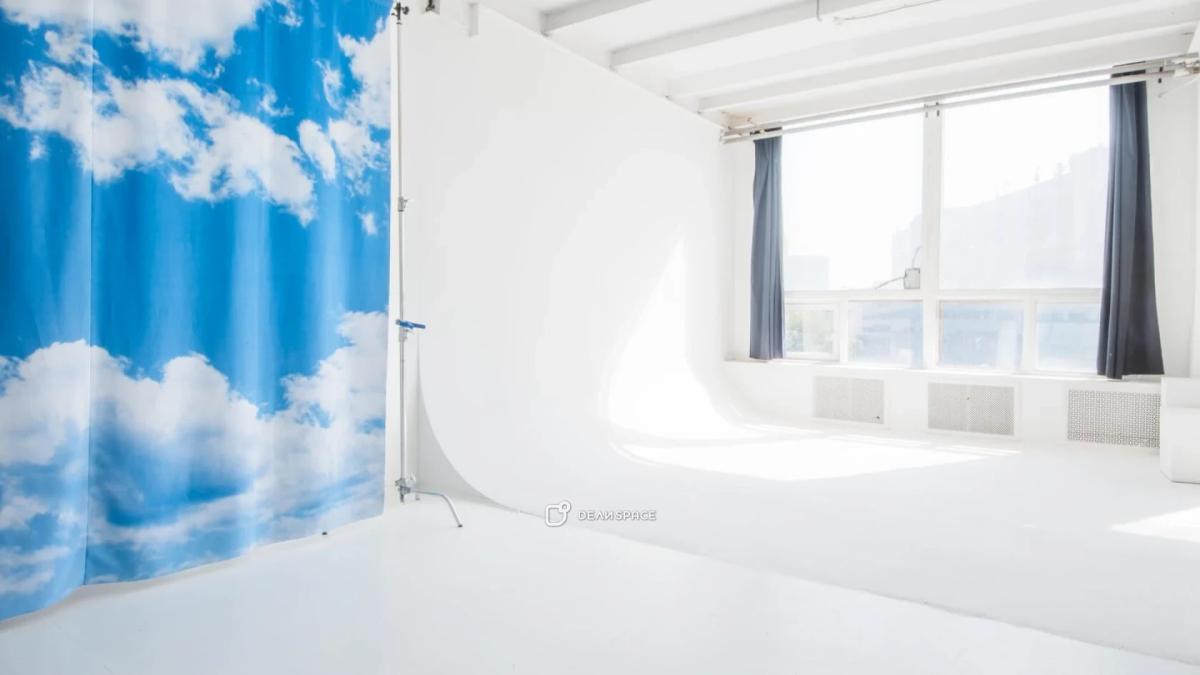 Фотозал Hot Yellow с циклорамой и зоной с песком на Электрозаводской - Фото №8