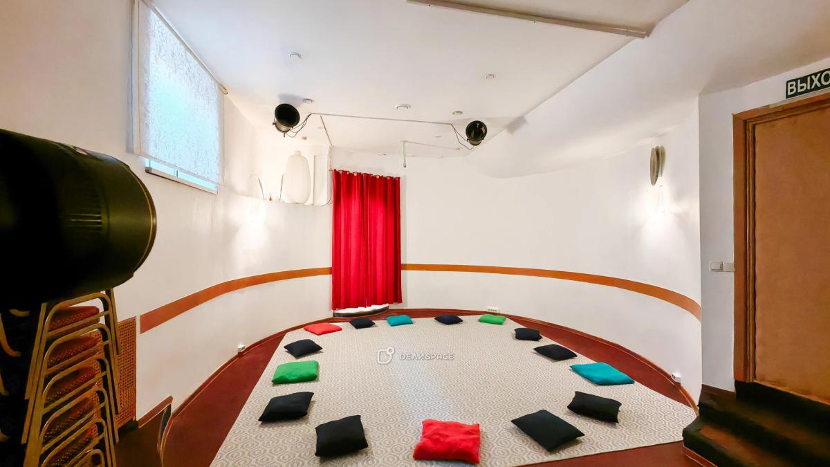 Зал "Овальный" с мини-сценой и кухней для тренингов, семинаров, мастер-классов, деловых и дружеских встреч м. Новослободская - Фото №11