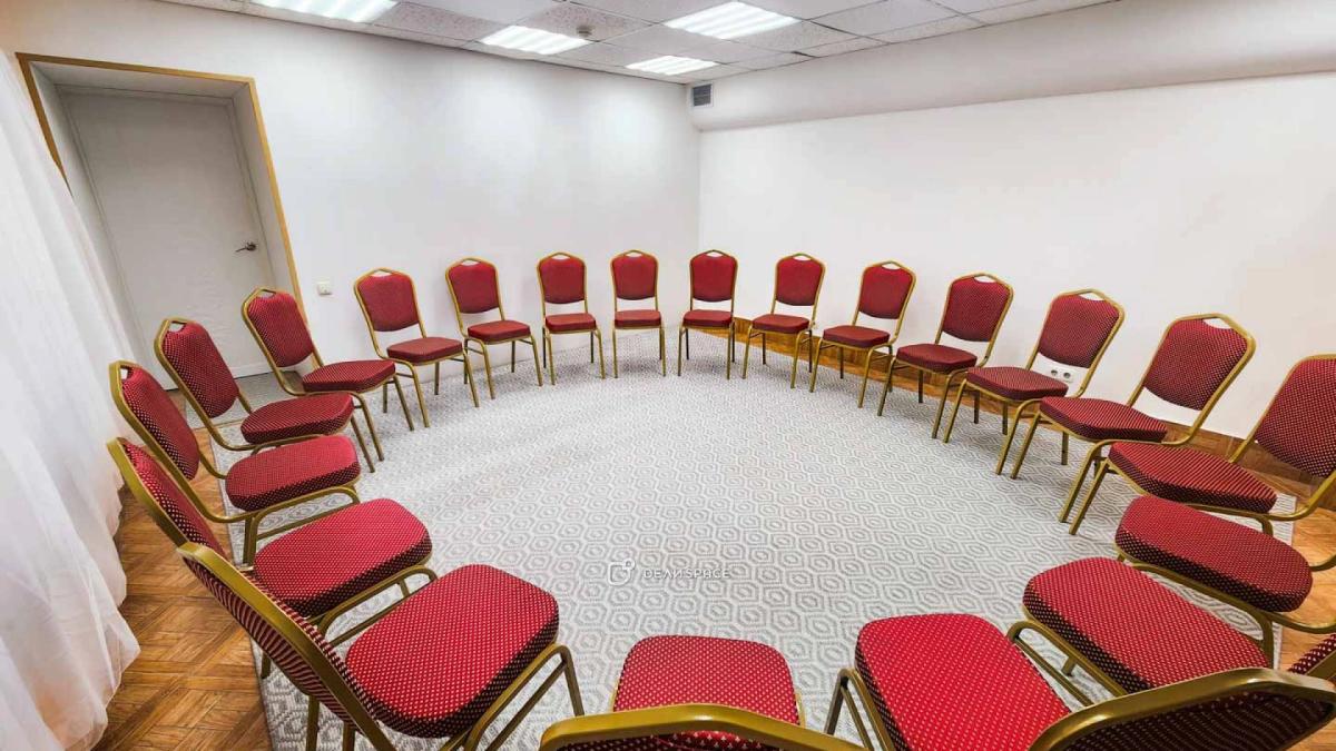 Вип-зал "Апартаменты" для тренигов, деловых и дружеских встреч, курсов, семинаров, телесных практик м. Новослободская - Фото №13