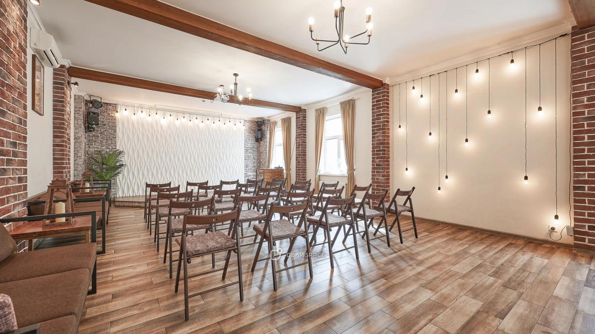 Зал для лекций и мастер-классов Loft Lodge 2 с летней верандой на Бауманской - Фото №2