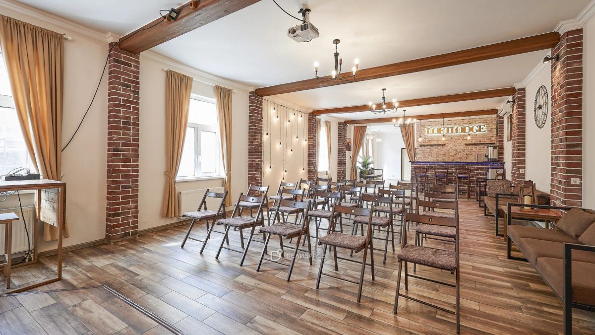 Зал для лекций и мастер-классов Loft Lodge 2 с летней верандой на Бауманской - Фото №1