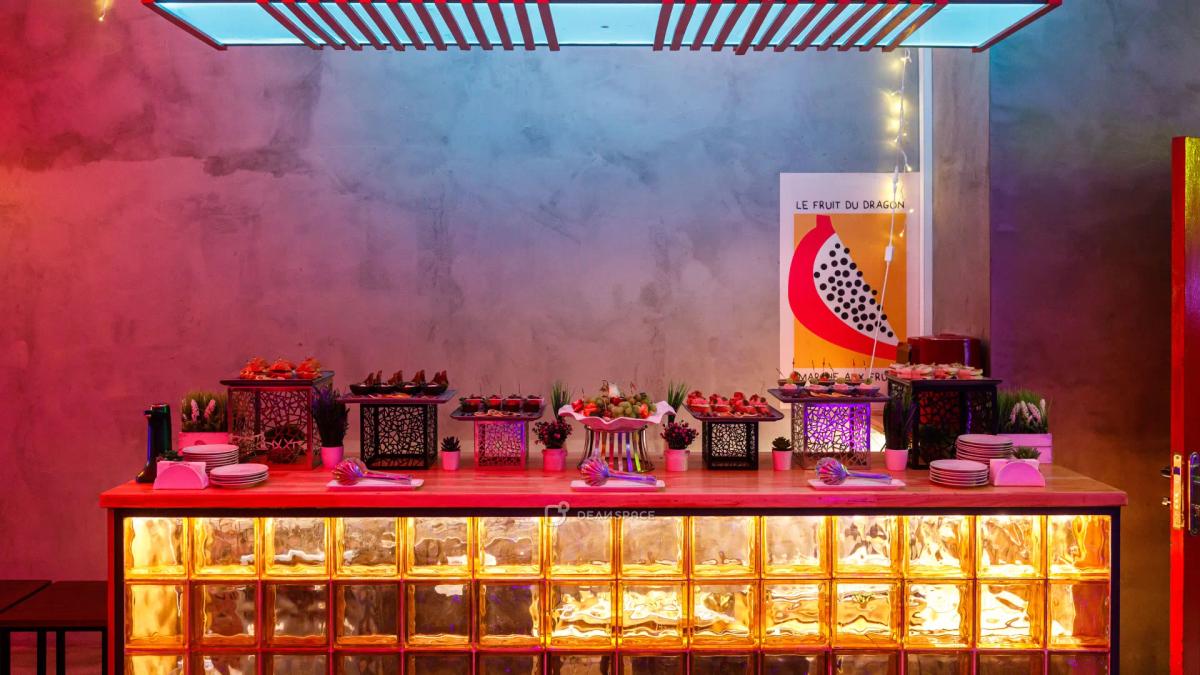 Неоновый лофт для мероприятий в центре Москвы - Фото №3