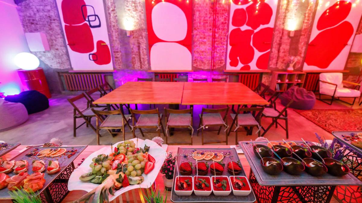 Неоновый лофт для мероприятий в центре Москвы - Фото №6