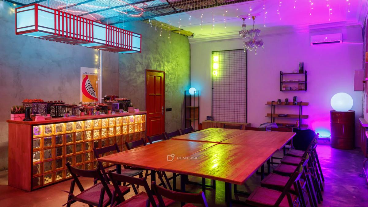 Неоновый лофт для мероприятий в центре Москвы - Фото №8