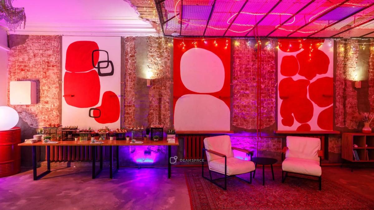 Неоновый лофт для мероприятий в центре Москвы - Фото №10