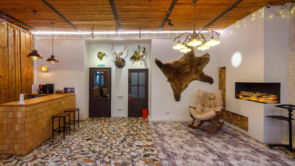 Деревянный лофт с камином и пианино в центре Москвы - Фото №8