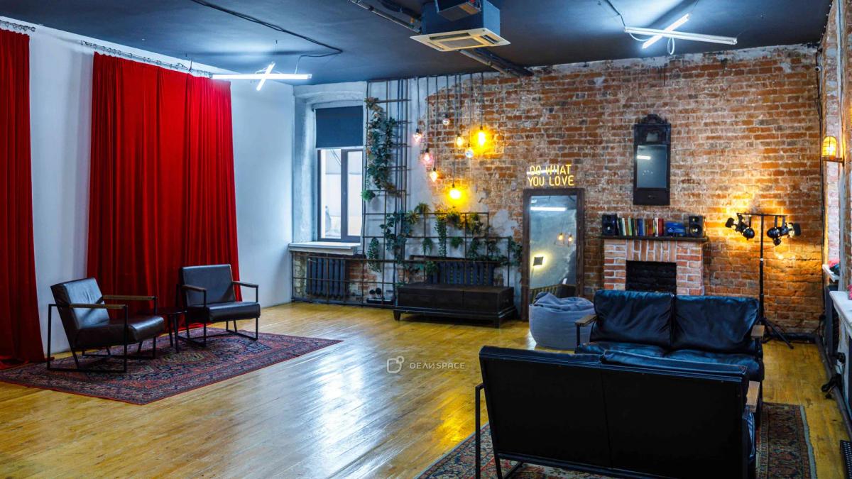 Кирпичный лофт с камином в центре Москвы - Фото №10