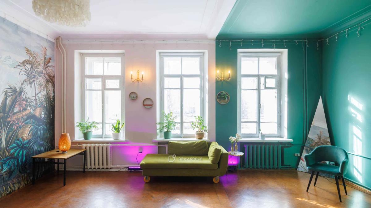 Зеленый лофт с фламинго  в центре Москвы - Фото №5