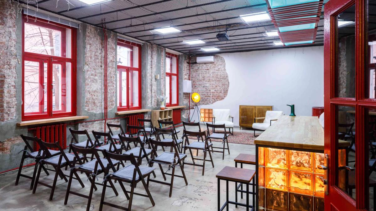 Неоновый лофт для бизнес-мероприятий в центре Москвы - Фото №2