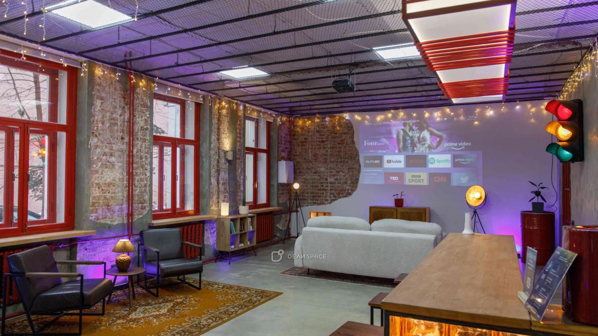 Неоновый лофт для бизнес-мероприятий в центре Москвы - Фото №6