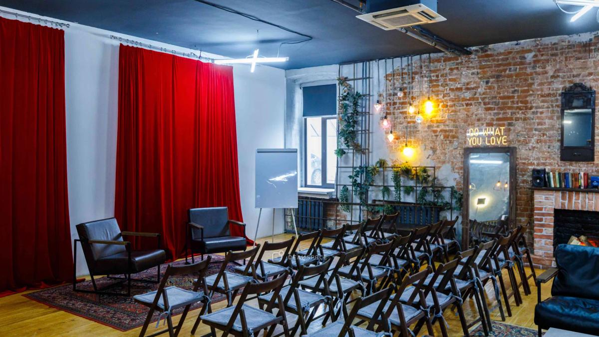 Кирпичный лофт для бизнес- мероприятий в центре Москвы - Фото №1